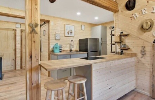 Umatilla House | Guest Rated 10/10: The Barn at Finca Bella Retreat