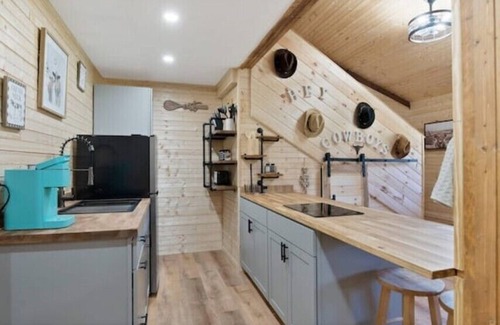 Umatilla House | Guest Rated 10/10: The Barn at Finca Bella Retreat