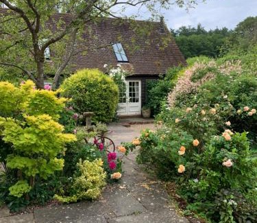 Dorking Villa | The Barn at Logmore Farm