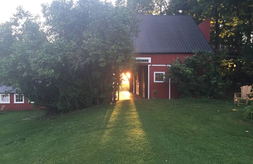 Reading House | Experience The BARN at Reading Farms Estate with Unique Amenities
