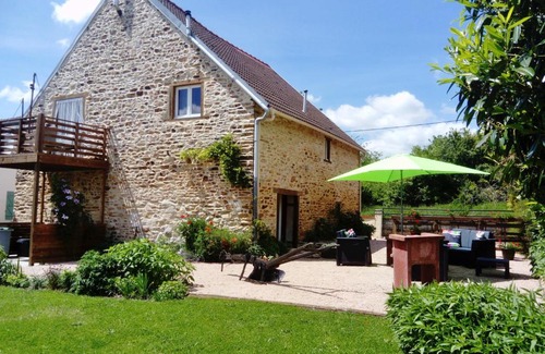 Vijon House | Discover The Barn at Vijon: Eco-Friendly Family Retreat