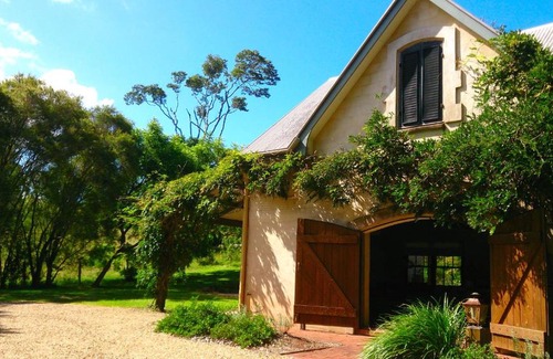 Federal House | Discover The Barn: 4-Star Escape Rated 9.3 by Guests