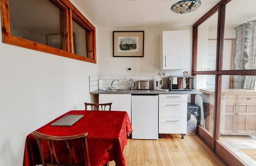 Port Talbot Bed & Breakfast | Discover The Barn B&B: 4-Star Stay with Breakfast Included