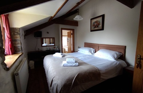 Port Talbot Bed & Breakfast | Discover The Barn B&B: 4-Star Stay with Breakfast Included