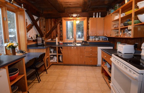 La Peche House | Discover The Barn: Ideal Retreat by Gatineau Park
