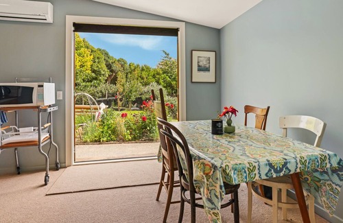 Christchurch House | THE BARN, family friendly, with a garden in Christchurch