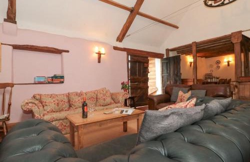 Fiddington House | Pet-Friendly Retreat at The Barn - 4-Star Guest Favorite