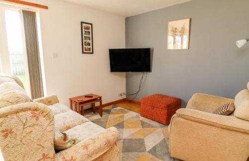 Low Catton House | Cozy Retreat at The Barn: Pet and Child Friendly Stay