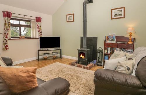 Buckton House | Cozy Retreat at The Barn: Pet and Child Friendly Stay