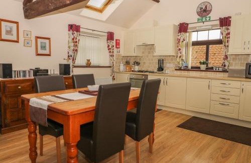 Buckton House | Cozy Retreat at The Barn: Pet and Child Friendly Stay