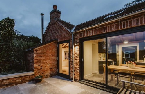 Kinoulton House | Relax at The Barn: Pet and Child Friendly Getaway