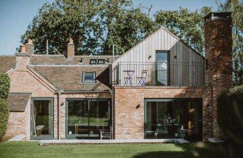 Kinoulton House | Relax at The Barn: Pet and Child Friendly Getaway