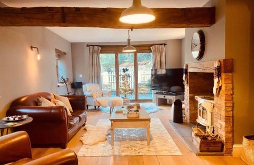 Kettering House | Family-Friendly Stay at The Barn | 4-Star Guest Rated 10/10