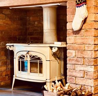 Kettering House | Family-Friendly Stay at The Barn | 4-Star Guest Rated 10/10