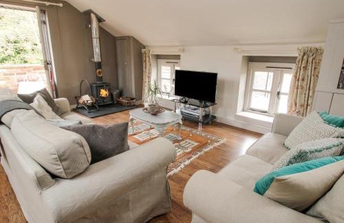 Wollerton Apartment | Stylish Stay at The Barn - Guest Rated 9/10