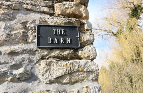 Glentham House | Pet-Friendly Haven: The Barn with 9/10 Guest Rating