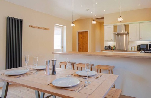 Longhope House | Discover The Barn in Longhope - Family & Pet-Friendly Retreat