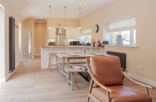 Longhope House | Discover The Barn in Longhope - Family & Pet-Friendly Retreat