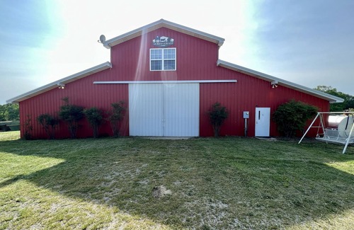 Red Boiling Springs House | Top-Rated Barn Loft Studio Suite with Family-Friendly Amenities