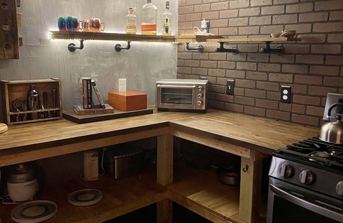 Ozark House | Pet-Friendly Retreat: The Barndominium at Moon Valley