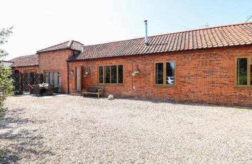 Felmingham House | Discover The Barnhouse: A 4-Star Family and Pet-Friendly Retreat