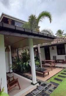 Daluwakotuwa Hotel | Cozy Barns Villas with Pool & Family Dining Experience