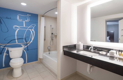 Novi Hotel | Discover The Baronette Renaissance Detroit-Novi Hotel