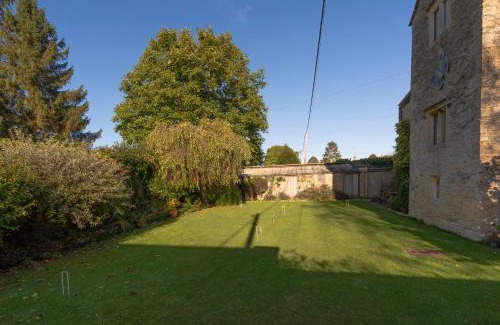 Aldsworth House | Relax at The Barracks: Child-Friendly 4-Star Escape