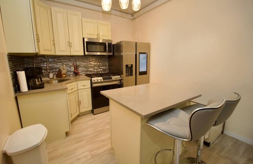 Bedford-Stuyvesant House | The Barton – 3BD/1BTH Apartment in Brooklyn