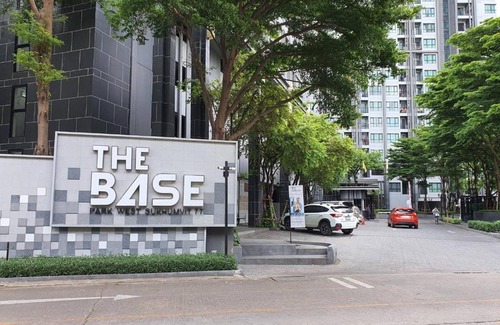 Phra Khanong Nuea Apartment | Budget-Friendly Stay at The Base Park West, Bangkok