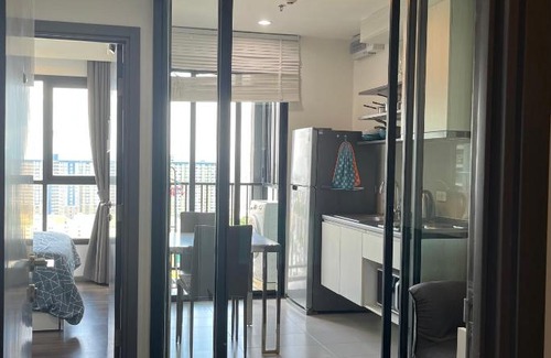 Phra Khanong Nuea Apartment | Budget-Friendly Stay at The Base Park West with Pool Access