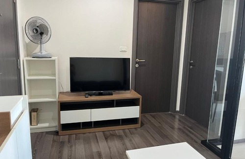 Phra Khanong Nuea Apartment | Budget-Friendly Stay at The Base Park West with Pool Access