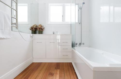 West Launceston House | The Basin Cottage