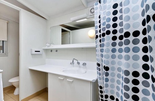 Apollo Bay House | Ocean View Retreat at The Bay Beach Studio - 4 Star Rated