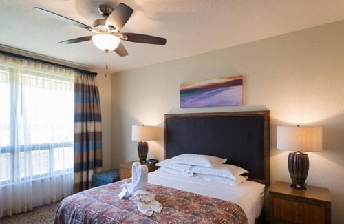 Waikoloa Hotel | Inviting Bay Club: Oceanfront 2 Bedroom Retreat Awaits