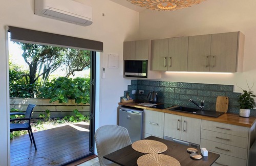 Cape Foulwind Cabin | Beachfront Escape at The Bay House with Top Amenities