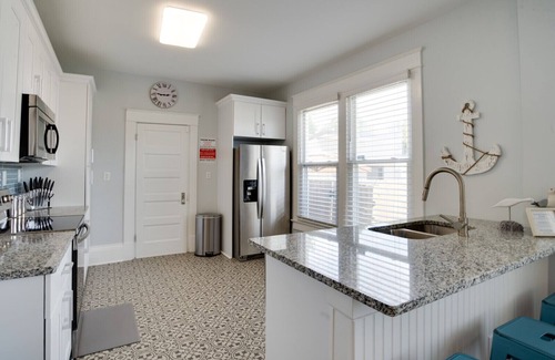 Bayview House | Oceanfront Bay House Bungalow & Loft - Top Guest Rated Stay