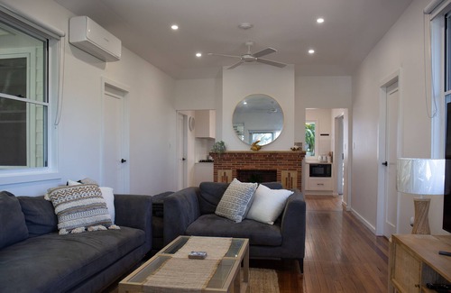 Bateau Bay House | Unwind at The Bay: Oceanfront Couples Retreat with Pool