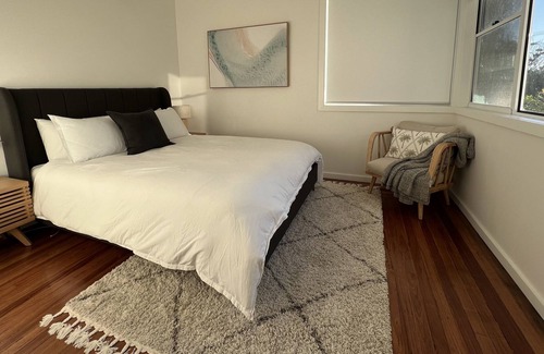 Bateau Bay House | Unwind at The Bay: Oceanfront Couples Retreat with Pool