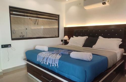 Patnem House | Highly Rated Bay Talpona Guest House with Hot Tub Access
