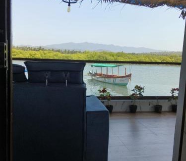 Patnem House | Highly Rated Bay Talpona Guest House with Hot Tub Access