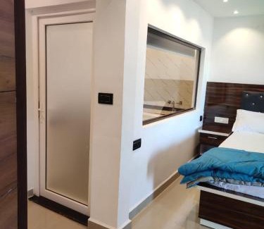 Patnem House | Highly Rated Bay Talpona Guest House with Hot Tub Access