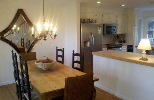Cowpens House | Discover The Bay: Pet and Child Friendly Retreat