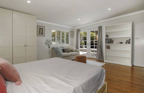 Woy Woy Bay House | Relax at The Bay X-Scape Woy Woy Bay with Oceanfront Bliss