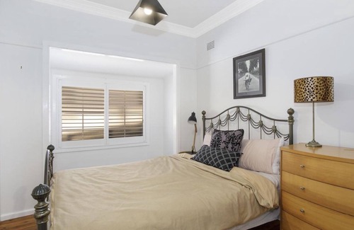 Woy Woy Bay House | Relax at The Bay X-Scape Woy Woy Bay with Oceanfront Bliss