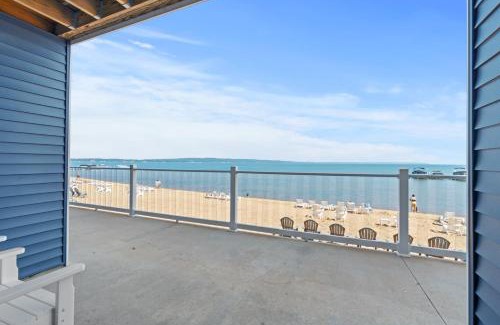 Traverse City Hotel | Experience The Baywatch Resort: Oceanfront Bliss Awaits