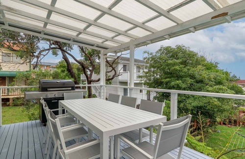 Manyana House | Family-Friendly Beach Box: Oceanfront Getaway Awaits