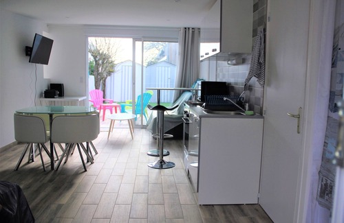 Batz-sur-Mer House | Cozy Beach Cabin with Oceanfront Views Near Attractions