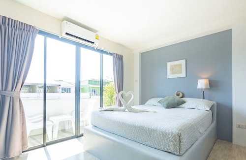 Cha-am Hotel | Ocean View Retreat at The Beach Cha Am Guest House