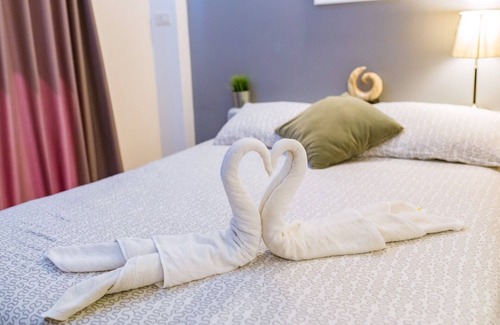 Cha-am Hotel | Ocean View Retreat at The Beach Cha Am Guest House